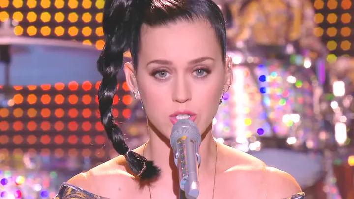 Roar (Le Grand Journal 现场版)