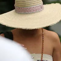 凯蒂佩芮离开迈阿密海滩酒店