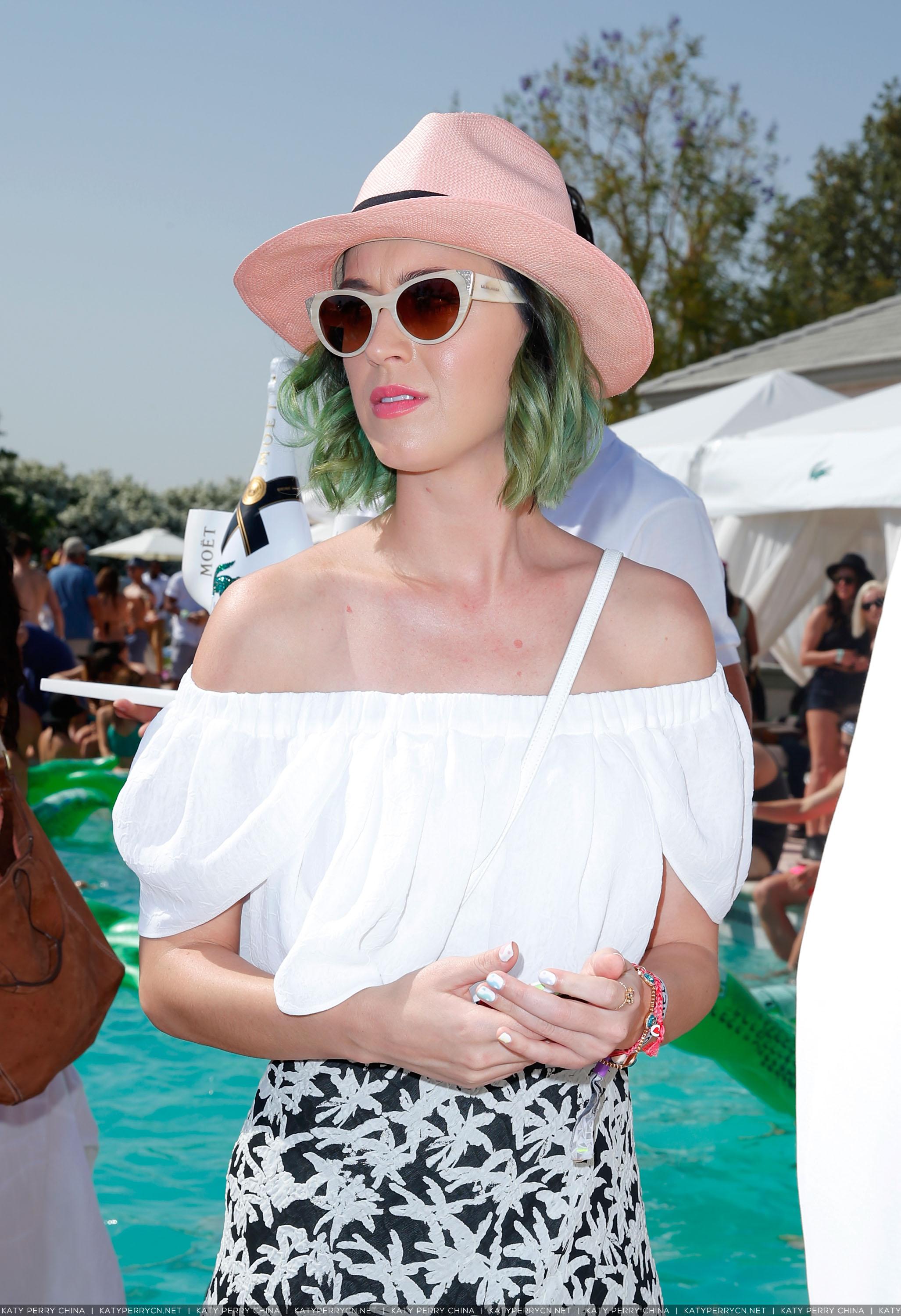 LACOSTE 美丽沙漠泳池派对 - 第一天