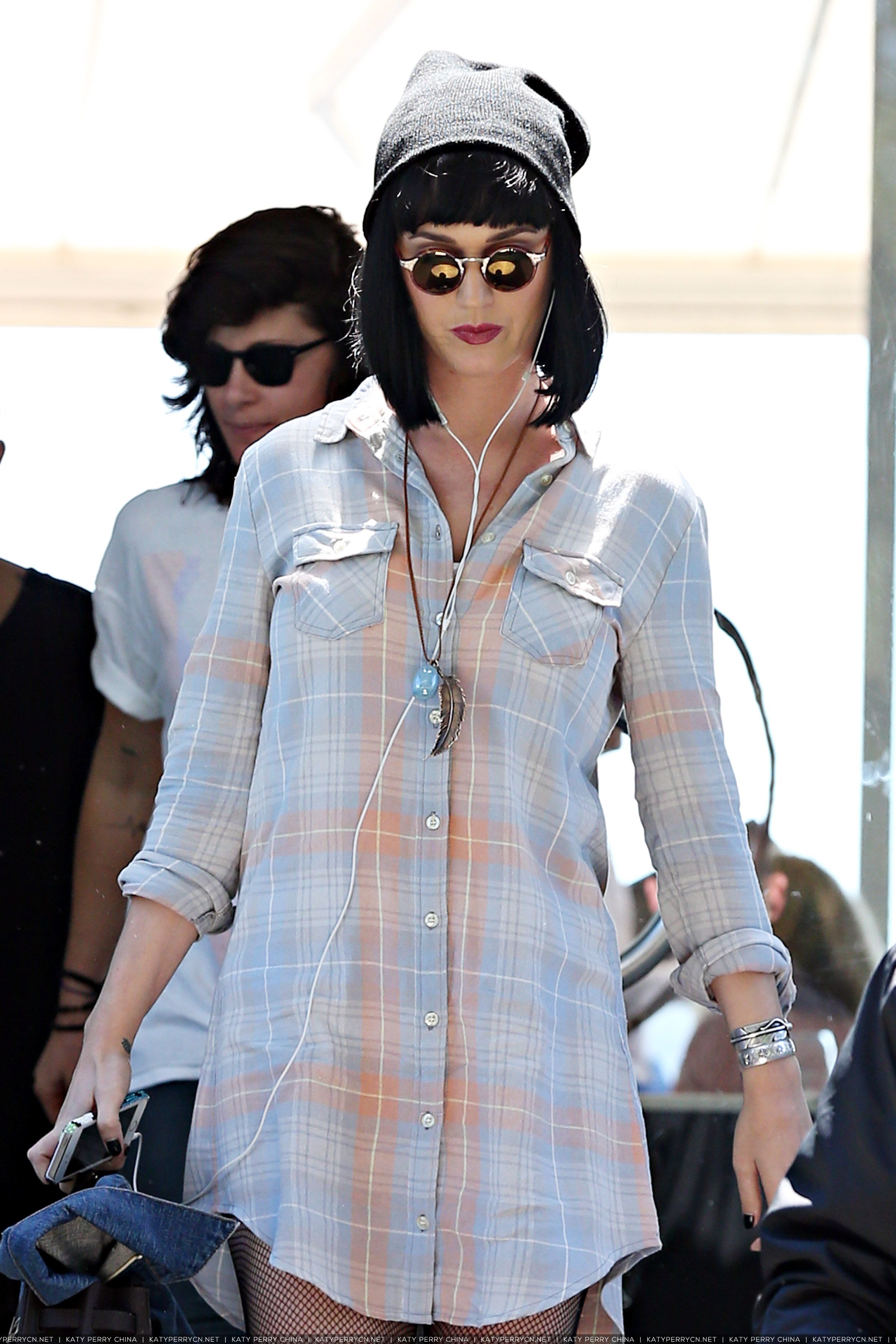 凯蒂佩芮离开澳大利亚悉尼的卡塔利娜