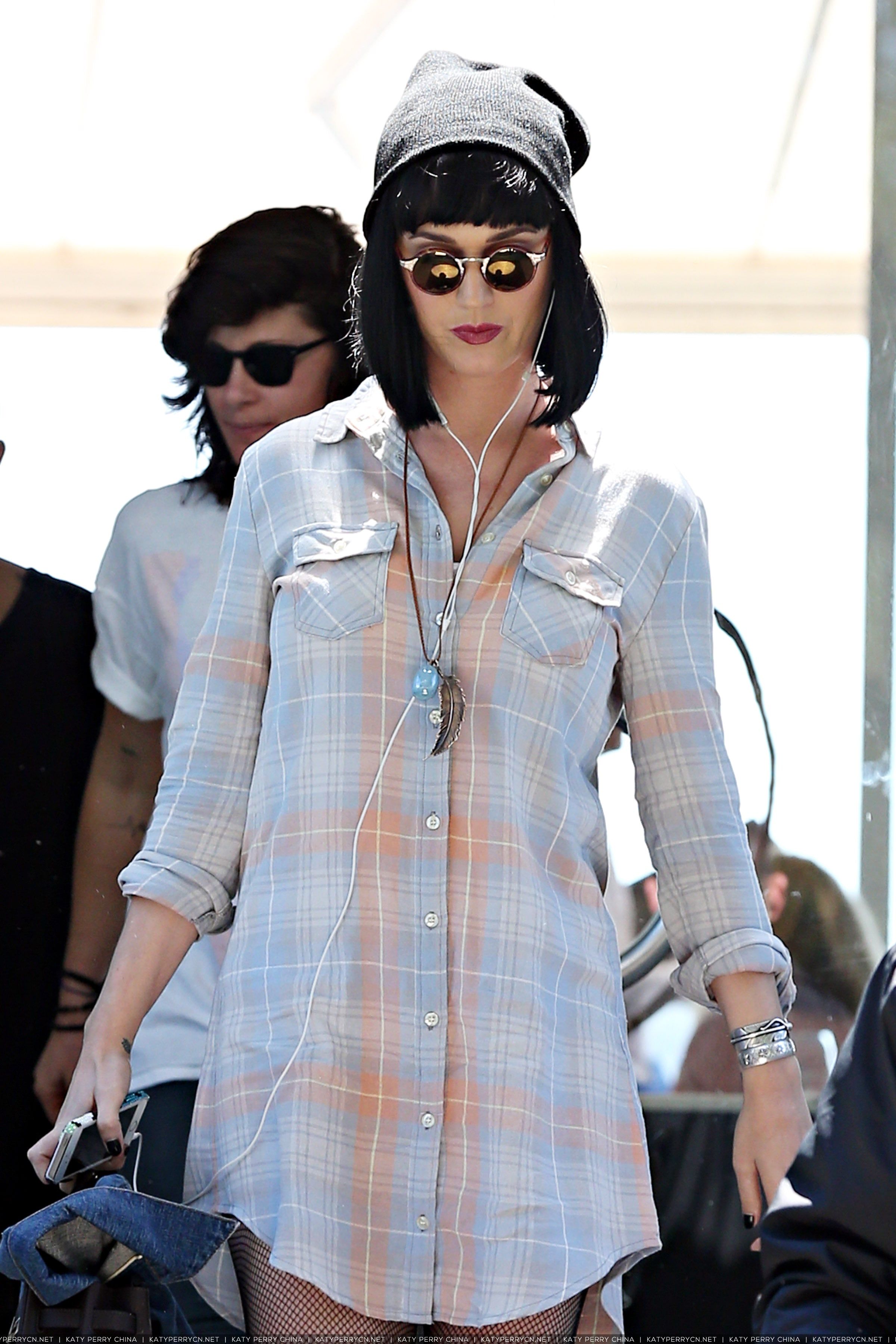 凯蒂佩芮离开澳大利亚悉尼的Catalina