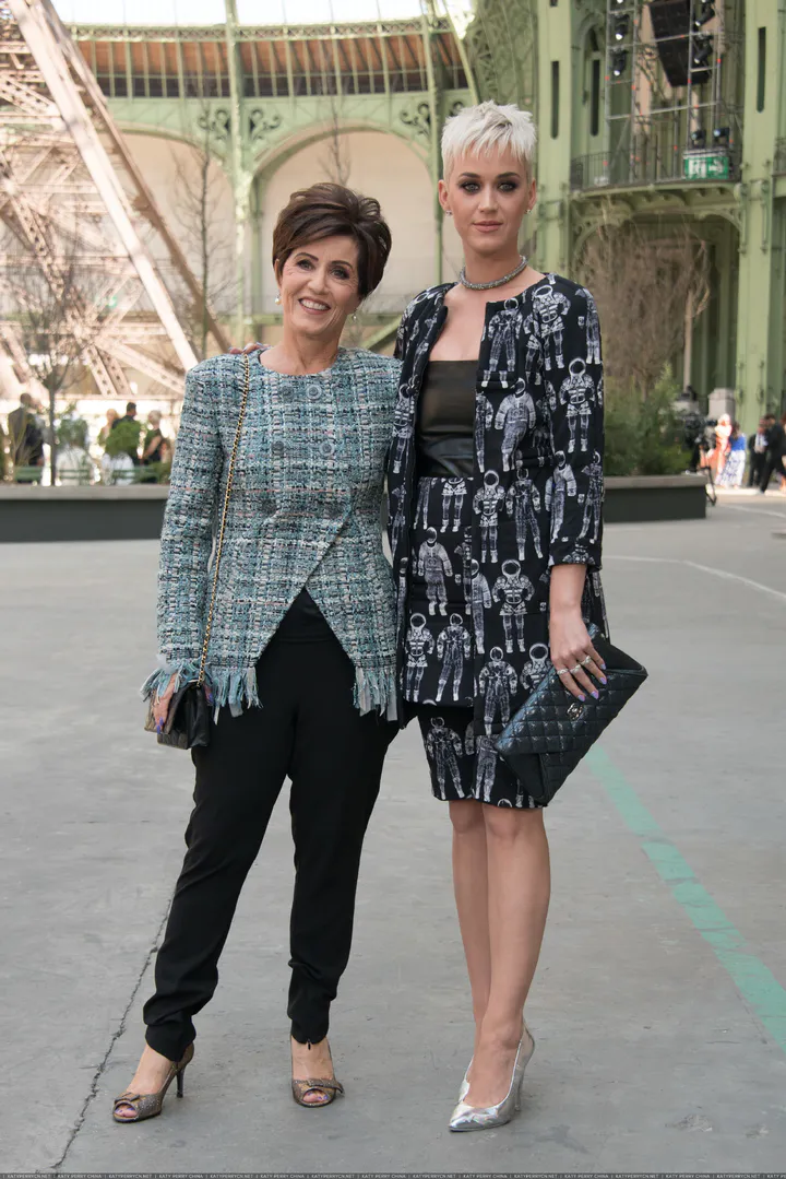 Chanel Haute Couture Fall/Winter 2017-2018 Show - Paris Fashion Week