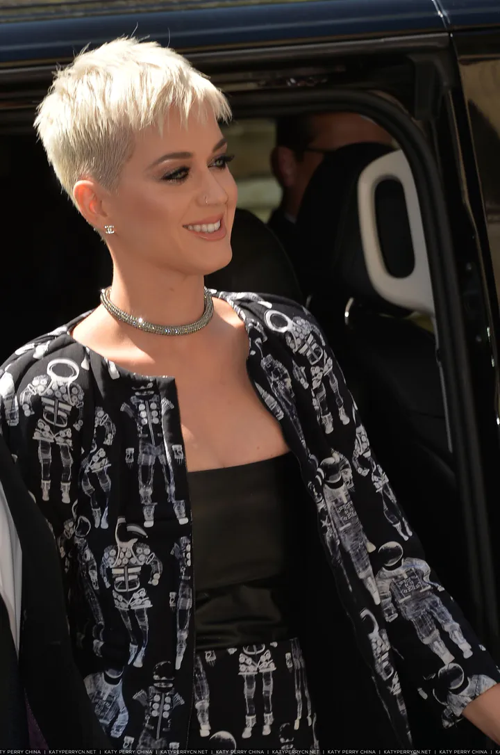 Chanel Haute Couture Fall/Winter 2017-2018 Show - Paris Fashion Week