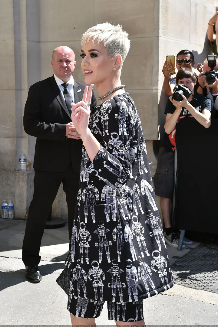 Chanel Haute Couture Fall/Winter 2017-2018 Show - Paris Fashion Week