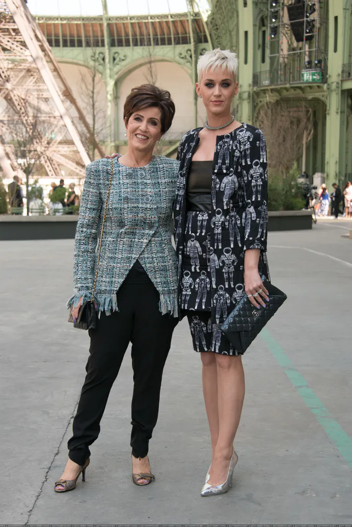 Chanel Haute Couture Fall/Winter 2017-2018 Show - Paris Fashion Week