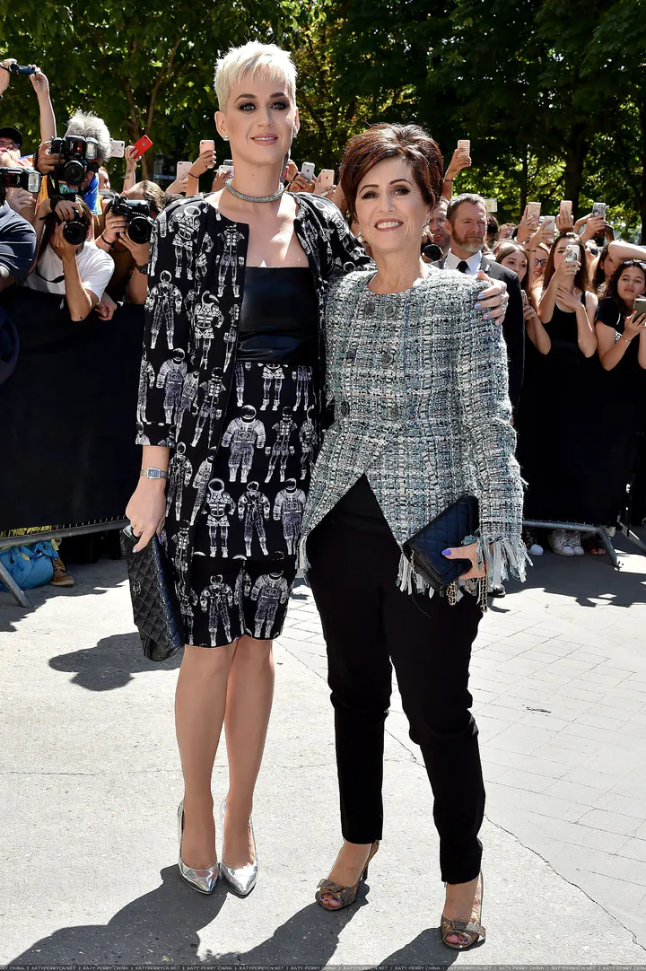 Chanel Haute Couture Fall/Winter 2017-2018 Show - Paris Fashion Week