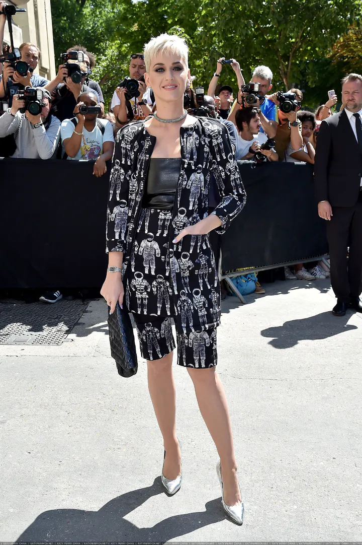 Chanel Haute Couture Fall/Winter 2017-2018 Show - Paris Fashion Week