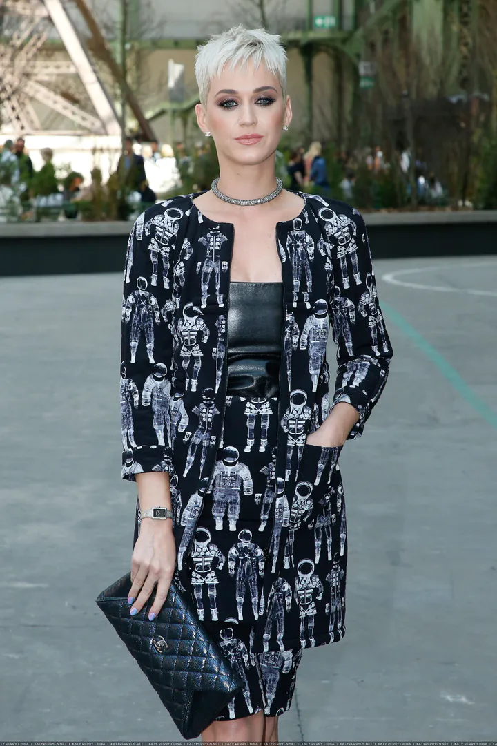 Chanel Haute Couture Fall/Winter 2017-2018 Show - Paris Fashion Week