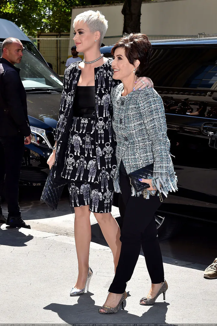 Chanel Haute Couture Fall/Winter 2017-2018 Show - Paris Fashion Week