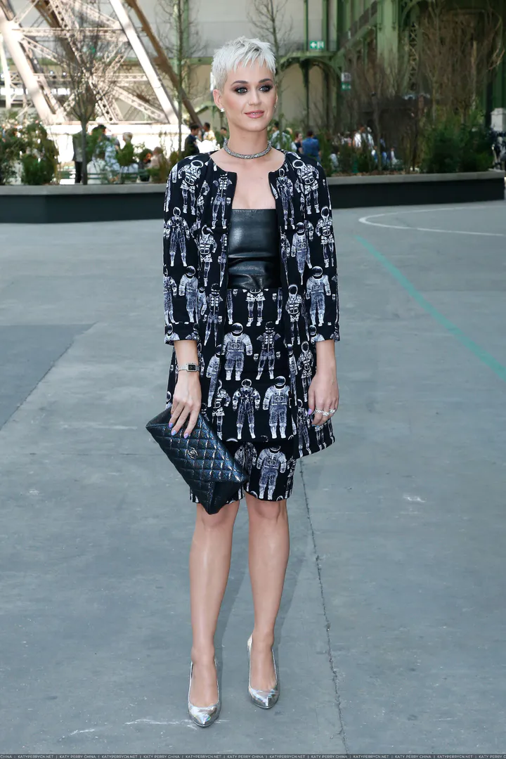 Chanel Haute Couture Fall/Winter 2017-2018 Show - Paris Fashion Week