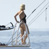 Katy Perry和Orlando Bloom享受他们在西班牙马略卡岛的假期