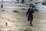 Pregnant Katy Perry spotted heading to the beach with her dog
