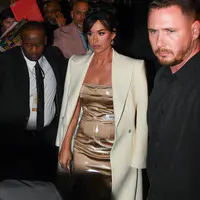 凯蒂佩芮在杜嘉班纳香水发布会结束后离开梅西百货