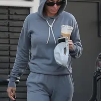 凯蒂佩芮离开贝弗利山庄一家护肤沙龙