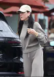 凯蒂·佩芮在蒙特西托带女儿逛街