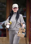 凯蒂·佩芮在蒙特西托带女儿逛街