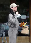凯蒂·佩芮在蒙特西托带女儿逛街