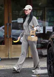 凯蒂·佩芮在蒙特西托带女儿逛街