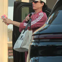 凯蒂佩芮在蒙特西托外出