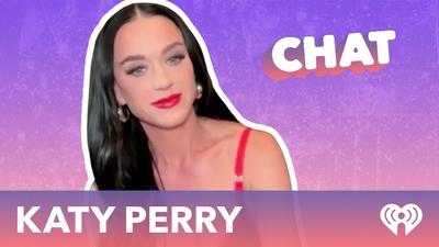 Katy Perry 宣布加拿大巡演、聊参加 Sabrina Carpenter 演唱会、展示莱戈拉斯T恤