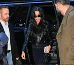 凯蒂佩芮在纽约第五大道的蒂芙尼旗舰店购物