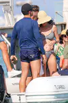 凯蒂·佩芮、奥兰多·布鲁姆和朋友们​离开55号俱乐部海滩