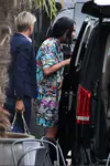 凯蒂佩芮身着涂鸦风格服装离开东伦敦的一家录音室
