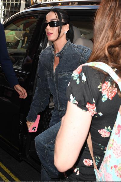 凯蒂佩芮出席在The Box Club举办的新专辑试听派对