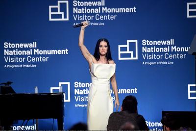 石墙国家纪念碑游客中心开馆仪式 - 内部