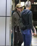 凯蒂佩芮带女儿逛悉尼Lidcombe购物中心
