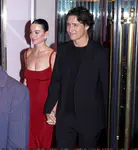 凯蒂佩芮与贾斯廷特鲁多手牵手离开在“疯马秀”举办的41岁生日派对