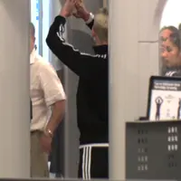 在洛杉矶国际机场准备出关 - 2017年6月21日街拍